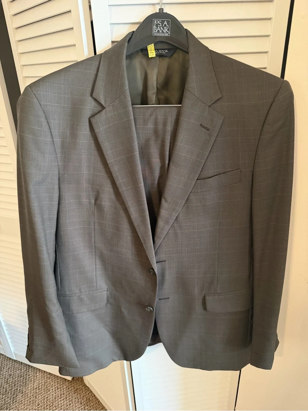 Jos. A. Bank Men's Gray Plaid 2-piece Suit